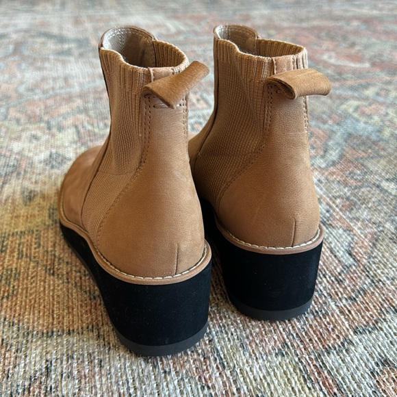 Eileen Fisher Lilou Wedge Chelsea Boot - Picture 4 of 6